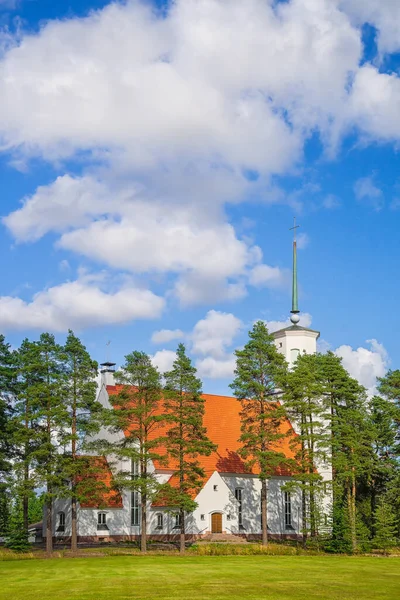 Beautiful White Lutheran Church Surrounded Pine Trees Rural Finland Sunny — Stockfoto