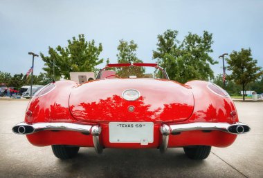 Westlake, Teksas - 20 Ekim 2018: 1959 model klasik Chevrolet Corvette 'in arka görüntüsü.
