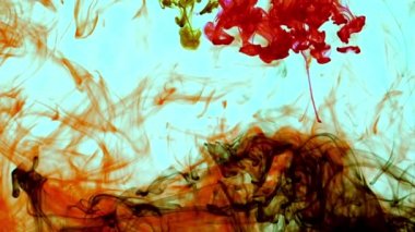 Soyut mürekkep akışı içinde sualtı yaymak