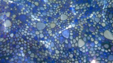 Su havuzu temiz su yüzeyi