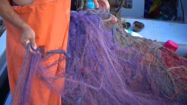 Repairing Fishnet Fishing Lines — Stock Video
