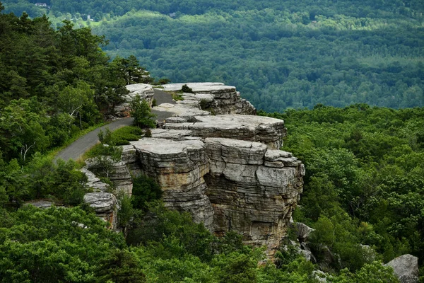 Masszív Sziklák Kilátás Nyílik Völgyre Minnewaska Nemzeti Park Rezervátum Északon — Stock Fotó