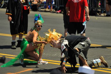 New York, Ny - 16 Haziran: İnsanlar katılmak 36 yıllık Mermaid Parade Coney Island 16 Haziran 2018 New York'ta. 