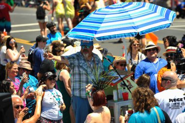 New York, Ny - 16 Haziran: İnsanlar katılmak 36 yıllık Mermaid Parade Coney Island 16 Haziran 2018 New York'ta. 