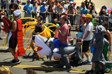 New York, Ny - 16 Haziran: İnsanlar katılmak 36 yıllık Mermaid Parade Coney Island 16 Haziran 2018 New York'ta. 