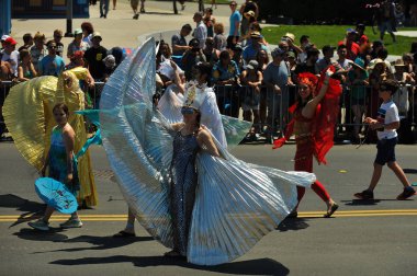 New York, Ny - 16 Haziran: İnsanlar katılmak 36 yıllık Mermaid Parade Coney Island 16 Haziran 2018 New York'ta. 