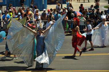 New York, Ny - 16 Haziran: İnsanlar katılmak 36 yıllık Mermaid Parade Coney Island 16 Haziran 2018 New York'ta. 