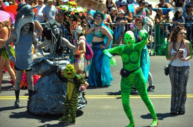 New York, Ny - 16 Haziran: İnsanlar katılmak 36 yıllık Mermaid Parade Coney Island 16 Haziran 2018 New York'ta. 