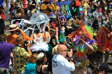 New York, Ny - 16 Haziran: İnsanlar katılmak 36 yıllık Mermaid Parade Coney Island 16 Haziran 2018 New York'ta. 