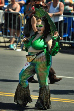 New York, Ny - 16 Haziran: İnsanlar katılmak 36 yıllık Mermaid Parade Coney Island 16 Haziran 2018 New York'ta. 