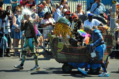 New York, Ny - 16 Haziran: İnsanlar katılmak 36 yıllık Mermaid Parade Coney Island 16 Haziran 2018 New York'ta. 