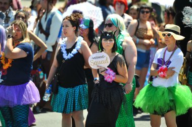 New York, Ny - 16 Haziran: İnsanlar katılmak 36 yıllık Mermaid Parade Coney Island 16 Haziran 2018 New York'ta. 