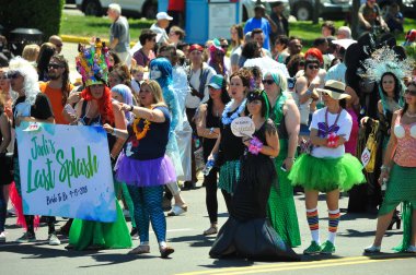 New York, Ny - 16 Haziran: İnsanlar katılmak 36 yıllık Mermaid Parade Coney Island 16 Haziran 2018 New York'ta. 