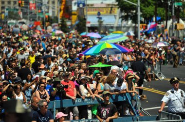 New York, Ny - 16 Haziran: İnsanlar katılmak 36 yıllık Mermaid Parade Coney Island 16 Haziran 2018 New York'ta. 