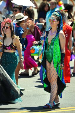 New York, Ny - 16 Haziran: İnsanlar katılmak 36 yıllık Mermaid Parade Coney Island 16 Haziran 2018 New York'ta. 