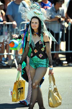 New York, Ny - 16 Haziran: İnsanlar katılmak 36 yıllık Mermaid Parade Coney Island 16 Haziran 2018 New York'ta. 