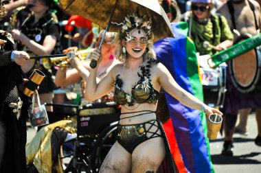 New York, Ny - 16 Haziran: İnsanlar katılmak 36 yıllık Mermaid Parade Coney Island 16 Haziran 2018 New York'ta. 