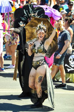 New York, Ny - 16 Haziran: İnsanlar katılmak 36 yıllık Mermaid Parade Coney Island 16 Haziran 2018 New York'ta. 