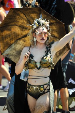 New York, Ny - 16 Haziran: İnsanlar katılmak 36 yıllık Mermaid Parade Coney Island 16 Haziran 2018 New York'ta. 
