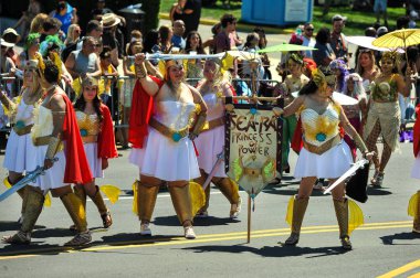 New York, Ny - 16 Haziran: İnsanlar katılmak 36 yıllık Mermaid Parade Coney Island 16 Haziran 2018 New York'ta. 