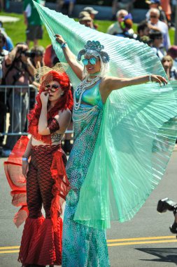 New York, Ny - 16 Haziran: İnsanlar katılmak 36 yıllık Mermaid Parade Coney Island 16 Haziran 2018 New York'ta. 