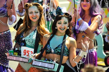 New York, Ny - 16 Haziran: İnsanlar katılmak 36 yıllık Mermaid Parade Coney Island 16 Haziran 2018 New York'ta. 