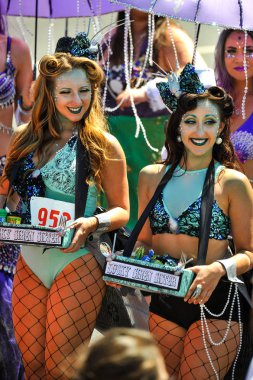 New York, Ny - 16 Haziran: İnsanlar katılmak 36 yıllık Mermaid Parade Coney Island 16 Haziran 2018 New York'ta. 