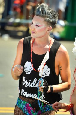 New York, Ny - 16 Haziran: İnsanlar katılmak 36 yıllık Mermaid Parade Coney Island 16 Haziran 2018 New York'ta. 