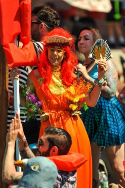 New York, Ny - 16 Haziran: İnsanlar katılmak 36 yıllık Mermaid Parade Coney Island 16 Haziran 2018 New York'ta. 