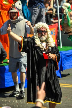 New York, Ny - 16 Haziran: 36 yıllık deniz kızı geçit üzerinde 16 Haziran 2018 Coney Island New York City, Baş Yargıç. 