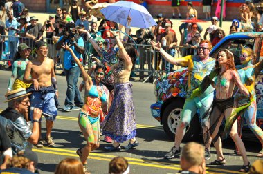 New York, Ny - 16 Haziran: İnsanlar katılmak 36 yıllık Mermaid Parade Coney Island 16 Haziran 2018 New York'ta. 