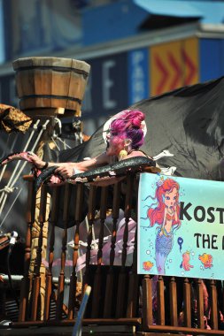 New York, Ny - 16 Haziran: İnsanlar katılmak 36 yıllık Mermaid Parade Coney Island 16 Haziran 2018 New York'ta. 