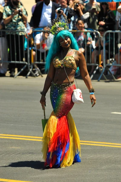 New York June People Participate 36Th Annual Mermaid Parade Coney — Stock Photo, Image