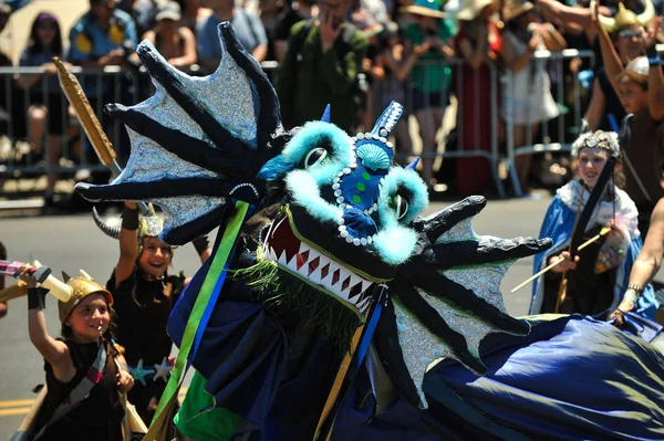 Nova Iorque Junho Pessoas Participam 36Th Anual Mermaid Parade Coney — Fotografia de Stock