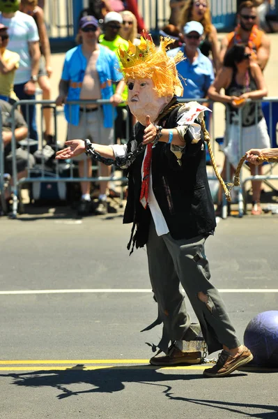 New York Juni Människor Delta Den Årliga Mermaid Parade Coney — Stockfoto