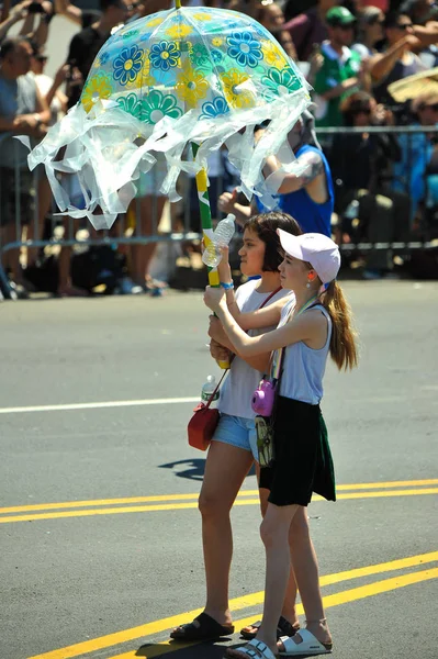 New York Haziran Nsanlar Katılmak Yıllık Mermaid Parade Coney Island — Stok fotoğraf