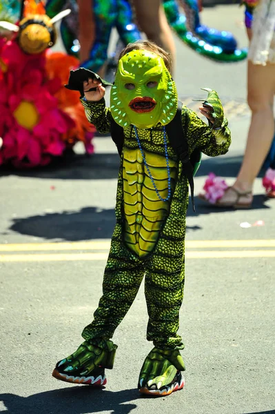 New York, Ny - 16 Haziran: İnsanlar katılmak 36 yıllık Mermaid Parade Coney Island 16 Haziran 2018 New York'ta. 