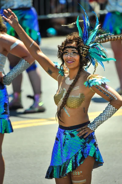 Nova Iorque Junho Pessoas Participam 36Th Anual Mermaid Parade Coney — Fotografia de Stock