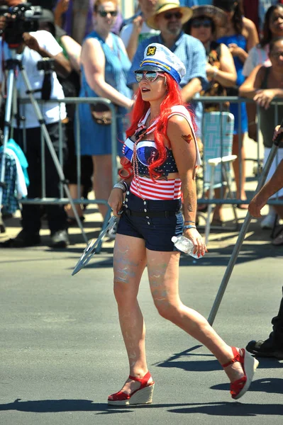 New York Haziran Nsanlar Katılmak Yıllık Mermaid Parade Coney Island — Stok fotoğraf