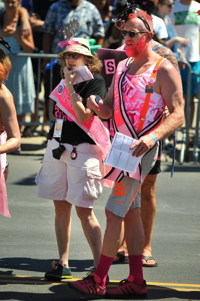 Nova Iorque Junho Pessoas Participam 36Th Anual Mermaid Parade Coney — Fotografia de Stock