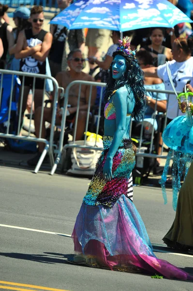 New York Června Lidé Účastní Roční Mermaid Parade Coney Island — Stock fotografie