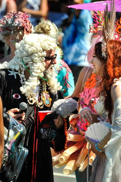 New York, Ny - 16 Haziran: Mermaid Parade Başyargıç ve New York'un Coney Adası'nda 16 Haziran 2018 36 yıllık deniz kızı geçit töreninde katılımcılar. 