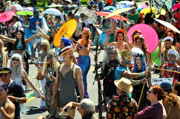 New York Haziran Nsanlar Katılmak Yıllık Mermaid Parade Coney Island — Stok fotoğraf