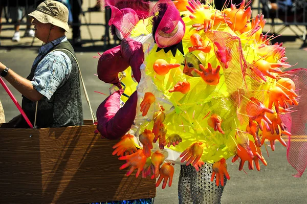 Нью Йорк Нью Йорк Июня Люди Участвуют Ежегодном Параде Русалок — стоковое фото