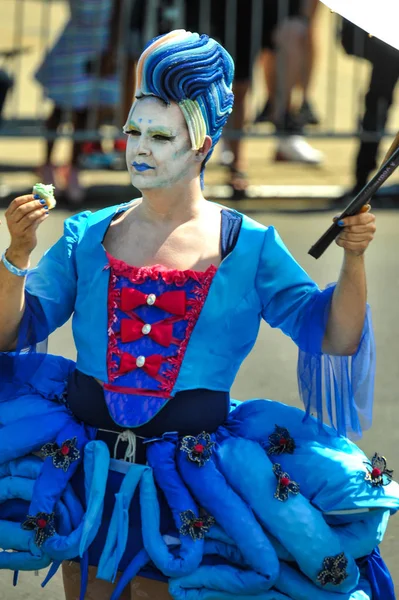 New York, Ny - 16 Haziran: İnsanlar katılmak 36 yıllık Mermaid Parade Coney Island 16 Haziran 2018 New York'ta. 