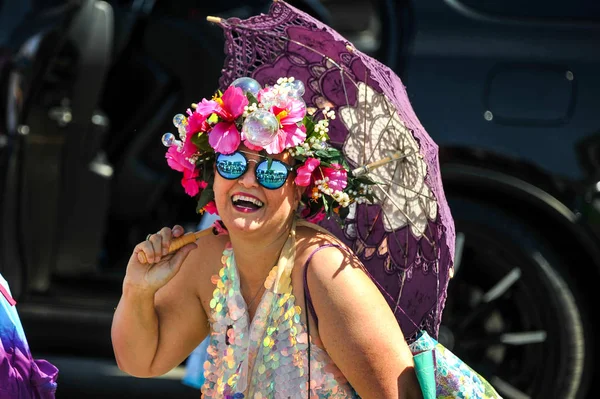 New York, Ny - 16 Haziran: İnsanlar katılmak 36 yıllık Mermaid Parade Coney Island 16 Haziran 2018 New York'ta. 