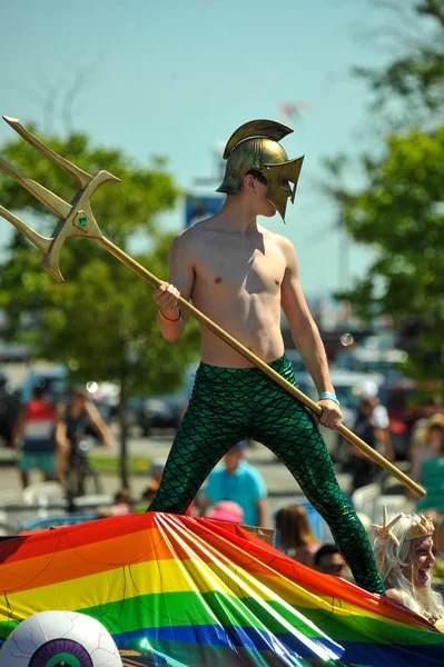 New York, Ny - 16 Haziran: İnsanlar katılmak 36 yıllık Mermaid Parade Coney Island 16 Haziran 2018 New York'ta. 