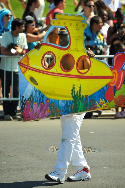 New York, Ny - 16 Haziran: İnsanlar katılmak 36 yıllık Mermaid Parade Coney Island 16 Haziran 2018 New York'ta. 