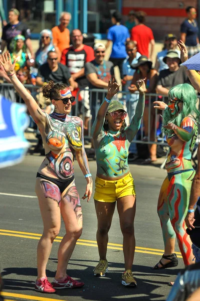 Nova Iorque Junho Pessoas Participam 36Th Anual Mermaid Parade Coney — Fotografia de Stock