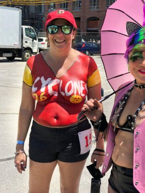 New York, Ny - 16 Haziran: İnsanlar katılmak 36 yıllık Mermaid Parade Coney Island 16 Haziran 2018 New York'ta. 